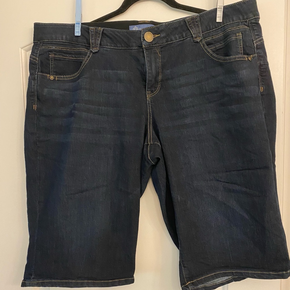 DEMOCRACY “Ab”solutions Bermuda Blue Jean Shorts 20W EUC.